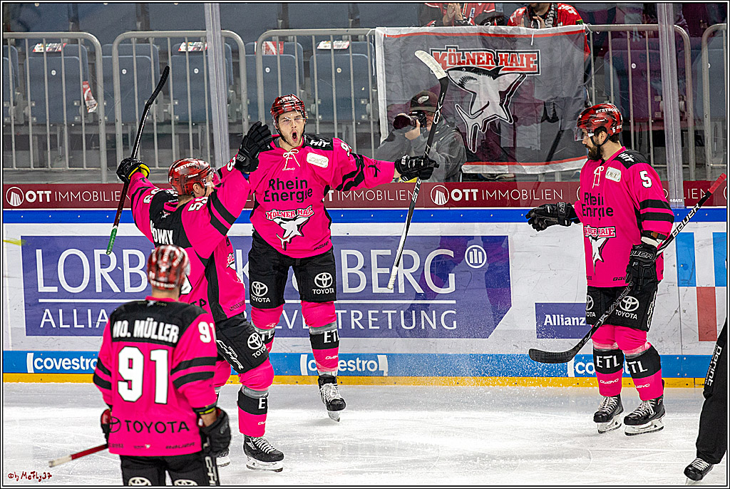 DEL; Koelner Haie - Schwenninger Wild Wings, 07.10.2018